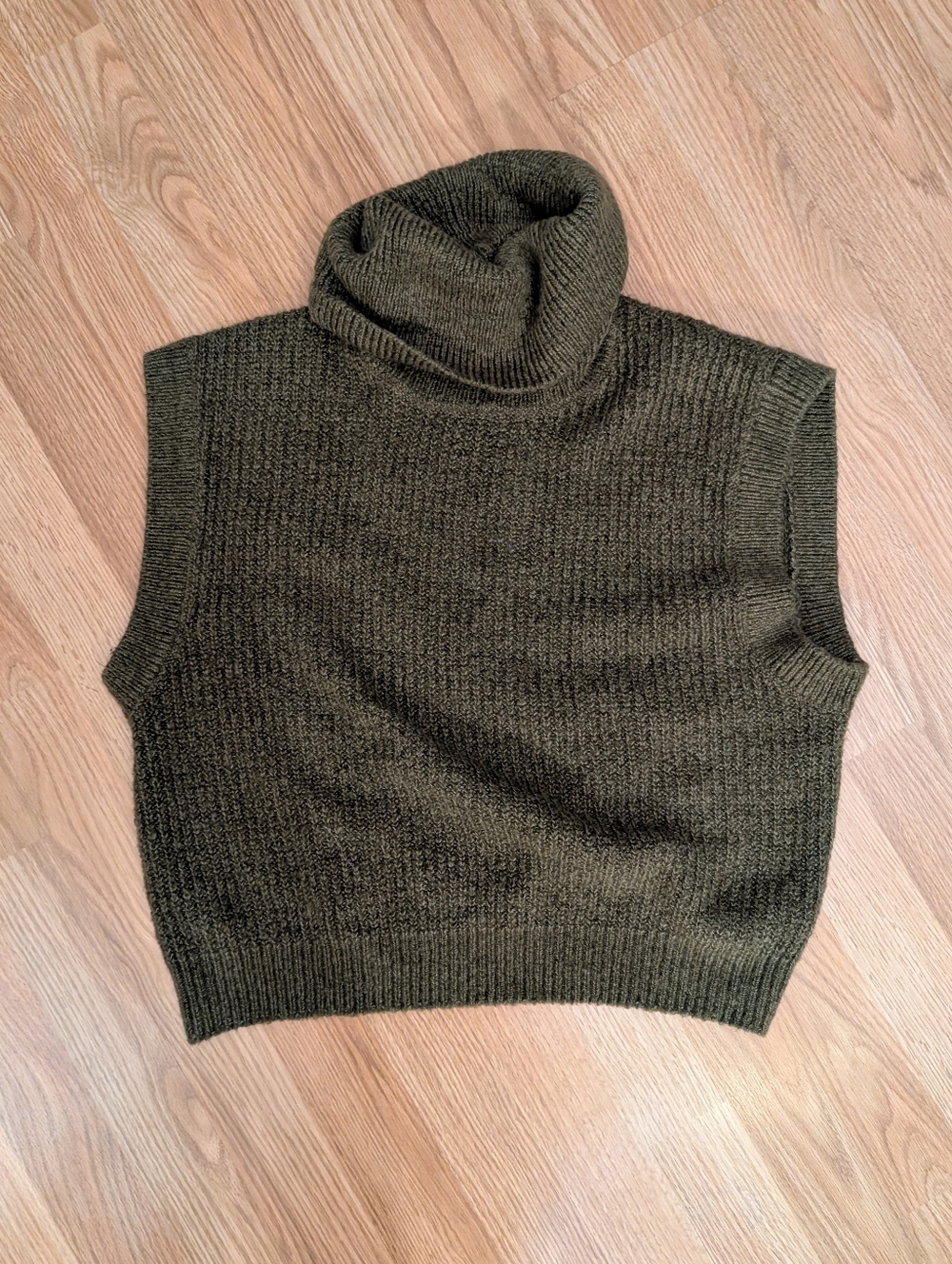 Vigoss Olive Green Sleeveless Turtleneck Sweater Vest